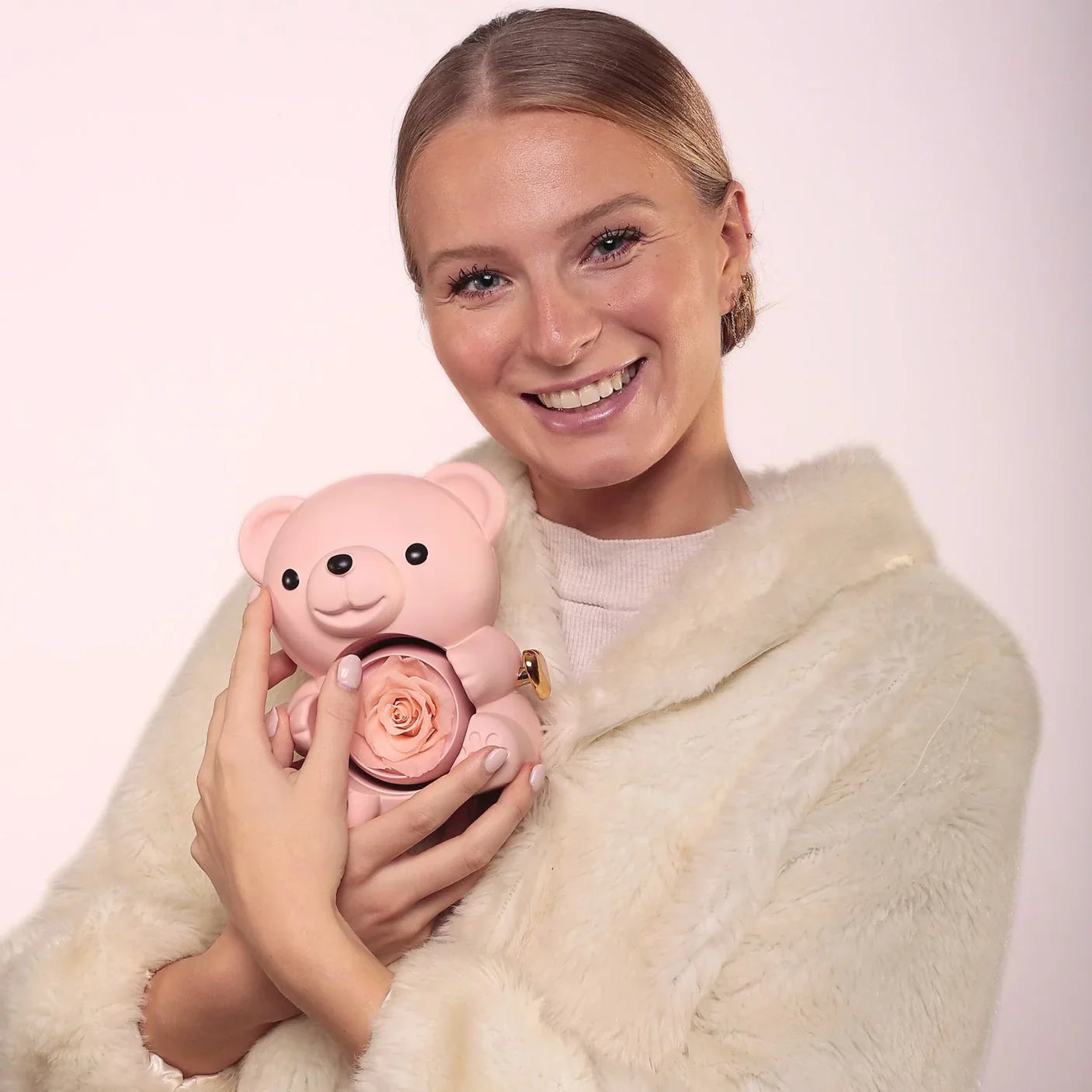 Ours en Rose Éternelle & Collier Personnalisé