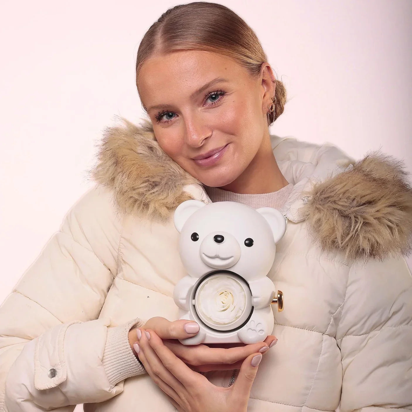 Ours en Rose Éternelle & Collier Personnalisé